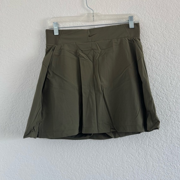 Nike Olive Green Women's Skort Medium - Picture 1 of 3